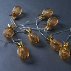 Rabatt ❤️ BUTLERS MIAMI LED-Lichterkette Ananas 10 Lichter Mit USB-Batteriefach 🛒 10 Rabatt ❤️ BUTLERS MIAMI LED-Lichterkette Ananas 10 Lichter Mit USB-Batteriefach 🛒 -BUTLERS Store unnamed file 2230