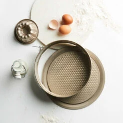 Schlussverkauf ❤️ BUTLERS SWEET BAKERY Springform Mit Überlaufschutz Ø 27,5 Cm 🛒 -BUTLERS Store unnamed file 3122